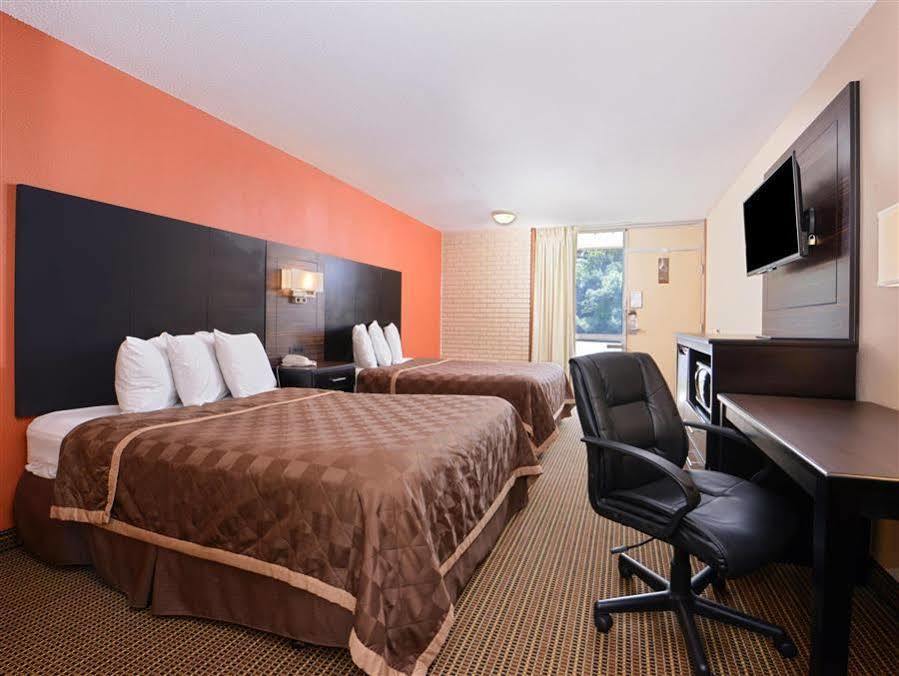 Americas Best Value Inn - Collinsville / St. Louis Exterior photo