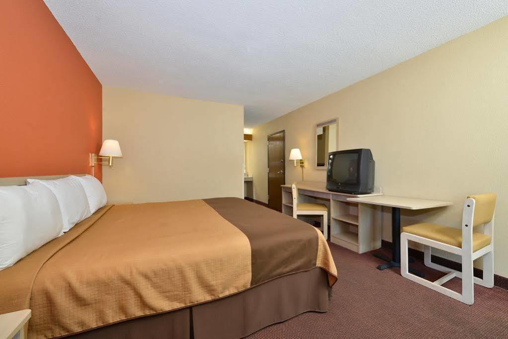 Americas Best Value Inn - Collinsville / St. Louis Exterior photo